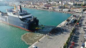Αθώοι οι 17 χιώτες που υποτίθεται εμπόδισαν την προσέγγιση του πλοίου "Πελαγίτης" στο λιμάνι της Χίου